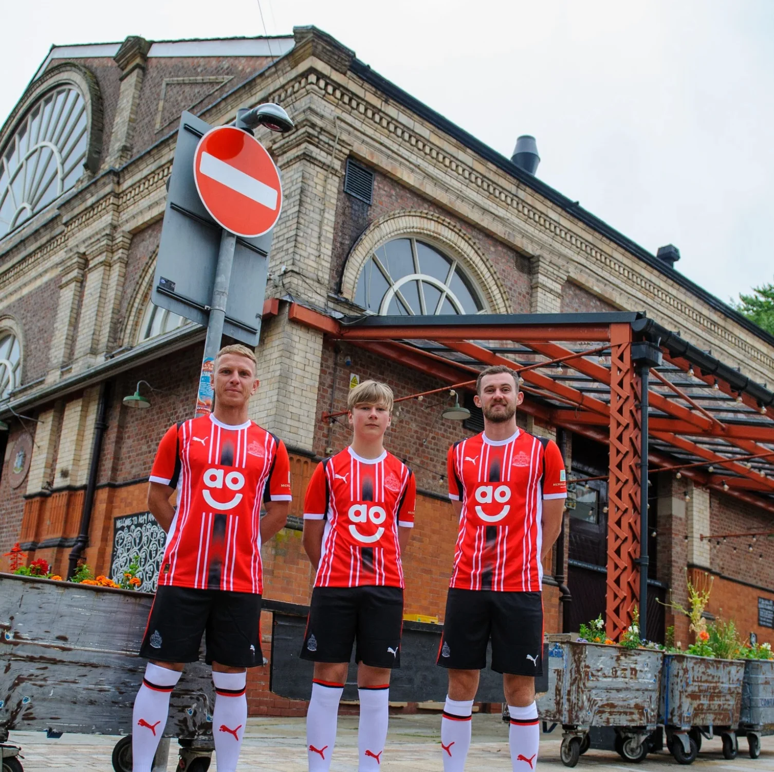 2025/26 Home Shirt - Juniors - Image 4